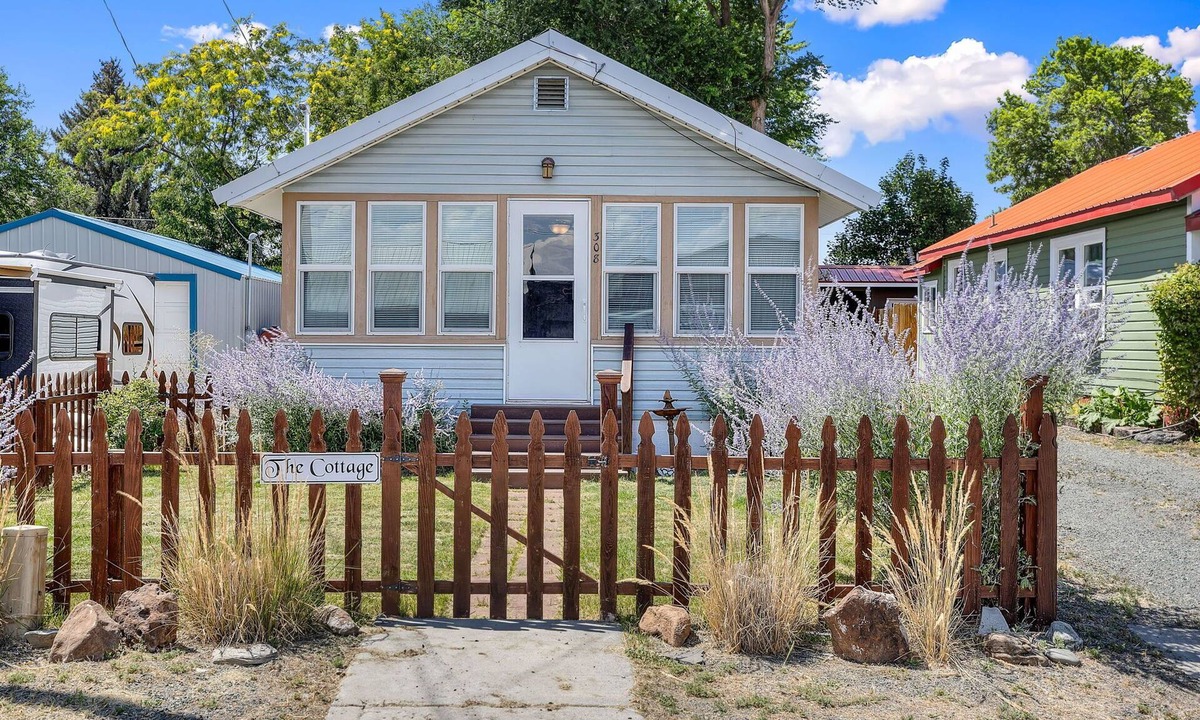 John Day Cottage | The Cottage