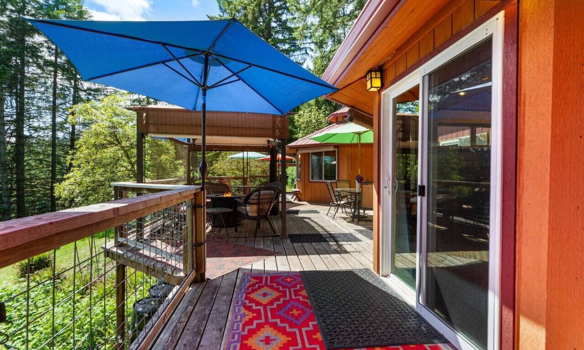 Alvadore RV Rental | The Cottages Over Yonder