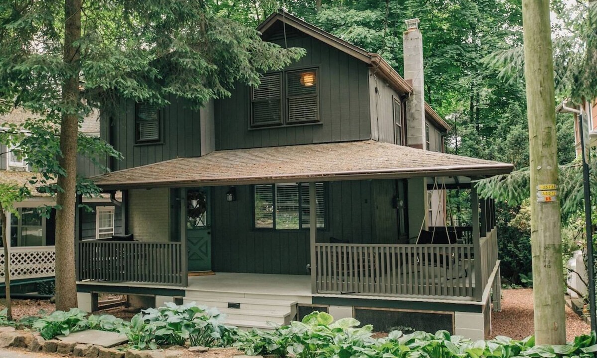 Mount Gretna Cottage | The Country Cottage