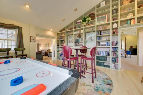 Kalkaska House | 'The Country House' - Kalkaska Retreat w/Fire Pit