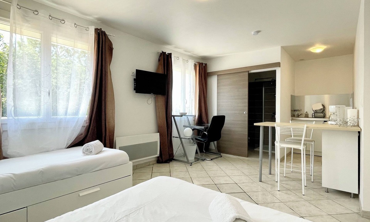 Fondettes Apartment | The countryside, 5 minutes from downtown Tours