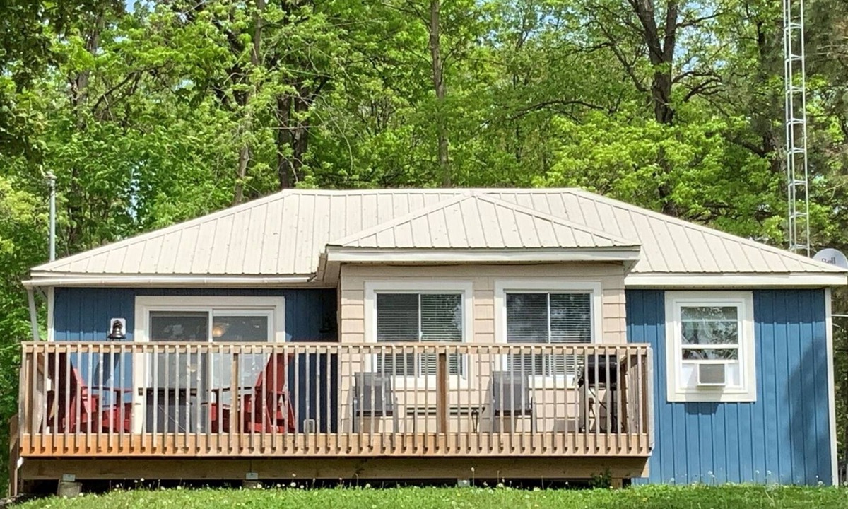 Adolphustown Cottage | The County Crossing - Gateway to PEC wine country