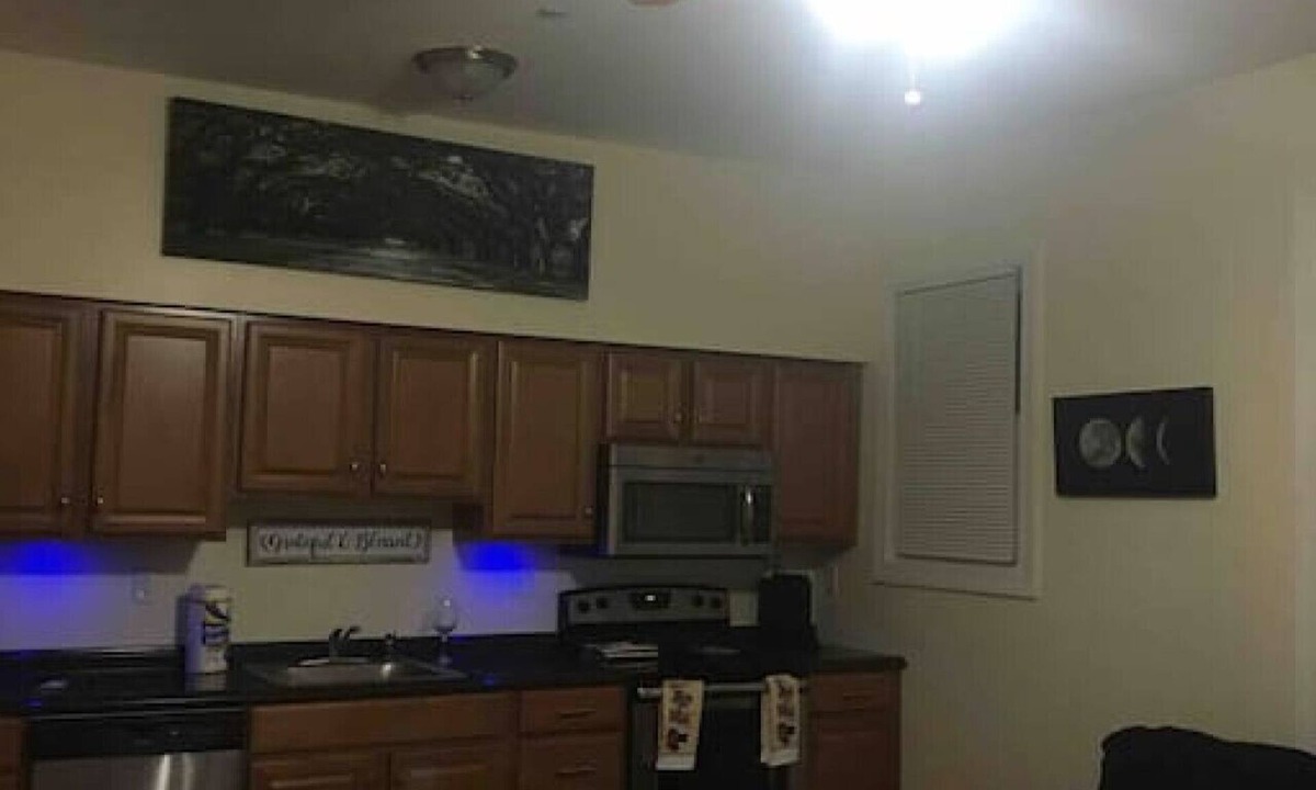 Niskayuna Apartment | The couples home with free wifi