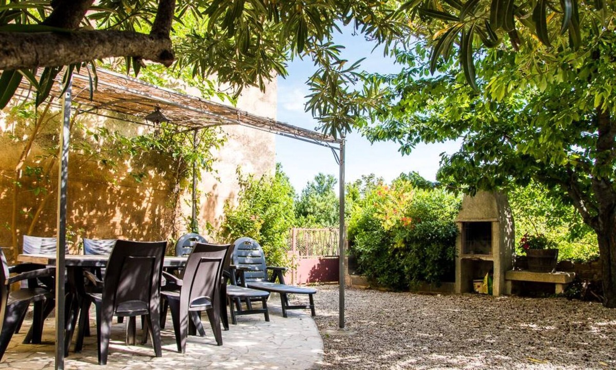 Thezan-des-Corbieres House | The Courtyard in the Corbières