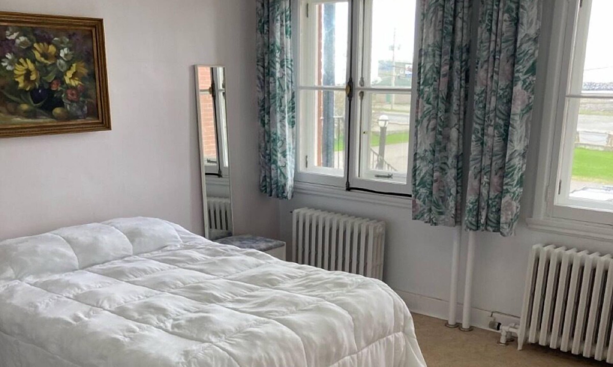 Sainte-Anne-des-Monts Hostel | The Couvent, 220 - chambre Queen + Simple