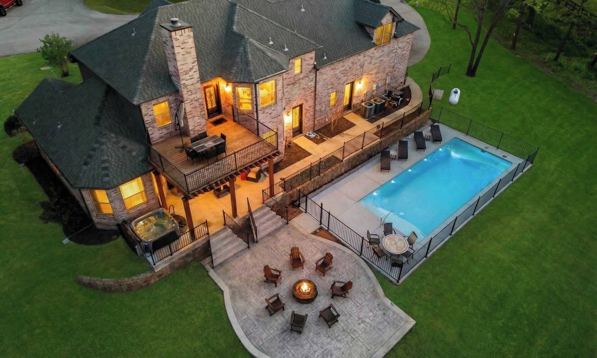 Shady Shores House | The Cove: Heated Pool, Hot Tub, Lake Access