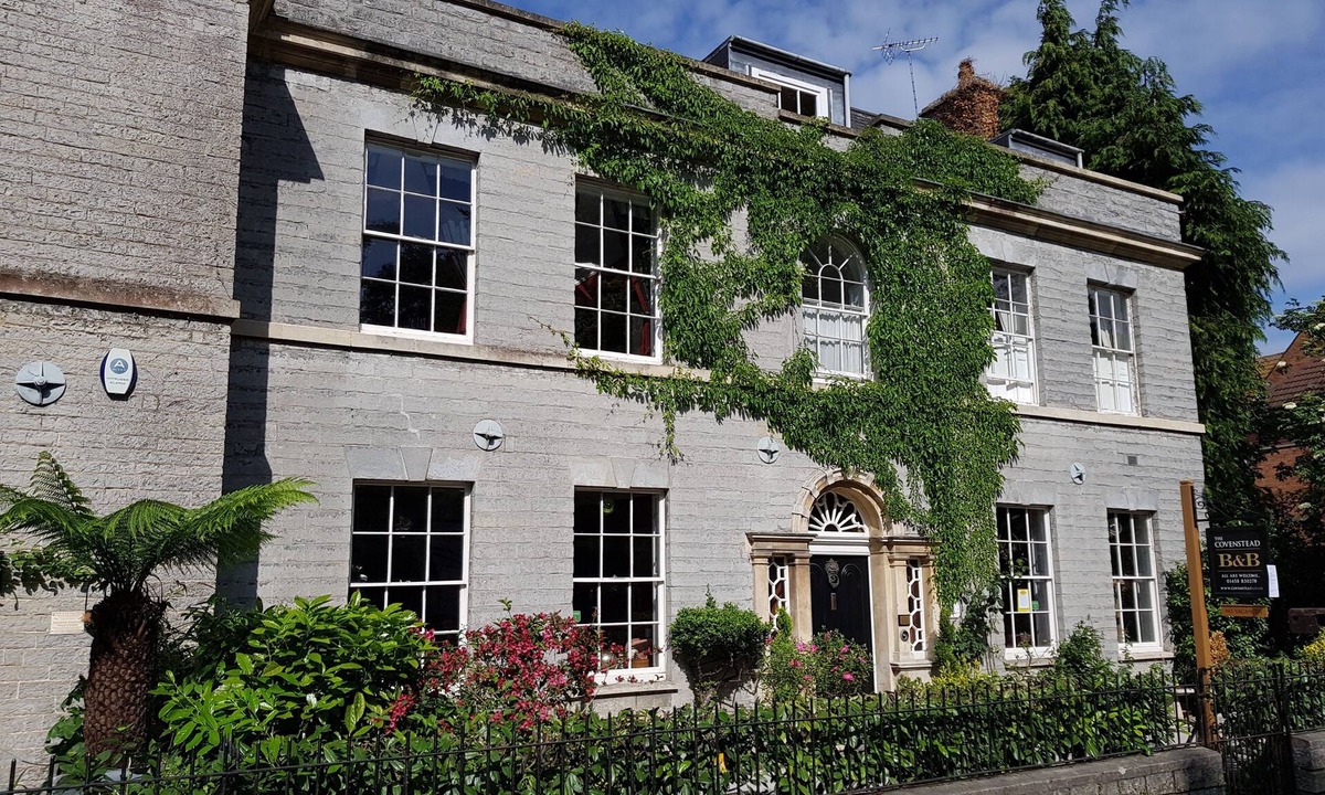 Glastonbury House | The Covenstead