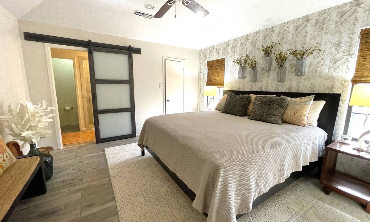 Abilene House | The Cowgirls by Curated Stays: 2 King Beds