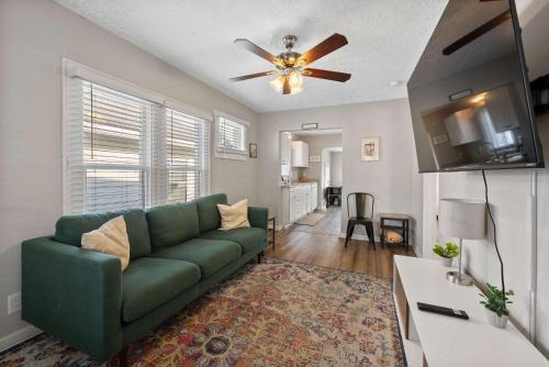 West Columbus House | The Cozy Bellows - Retreat for 4