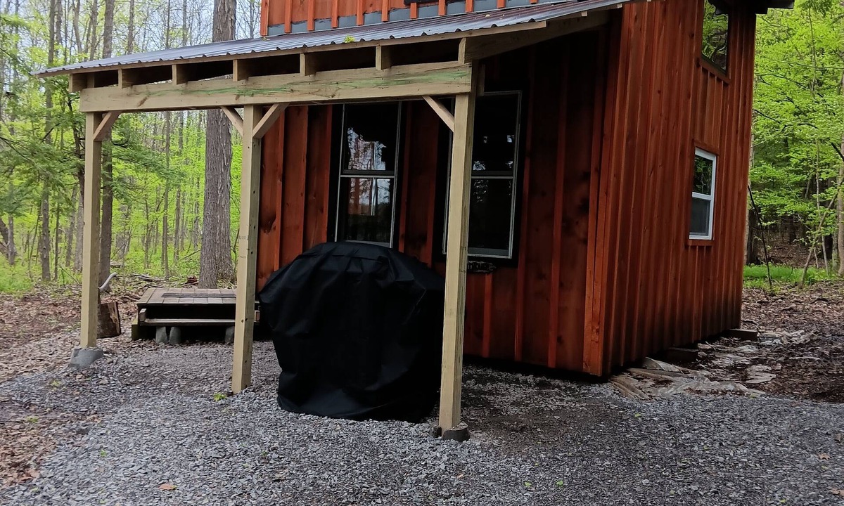 Canajoharie Cabin | The "Cozy Cabin."