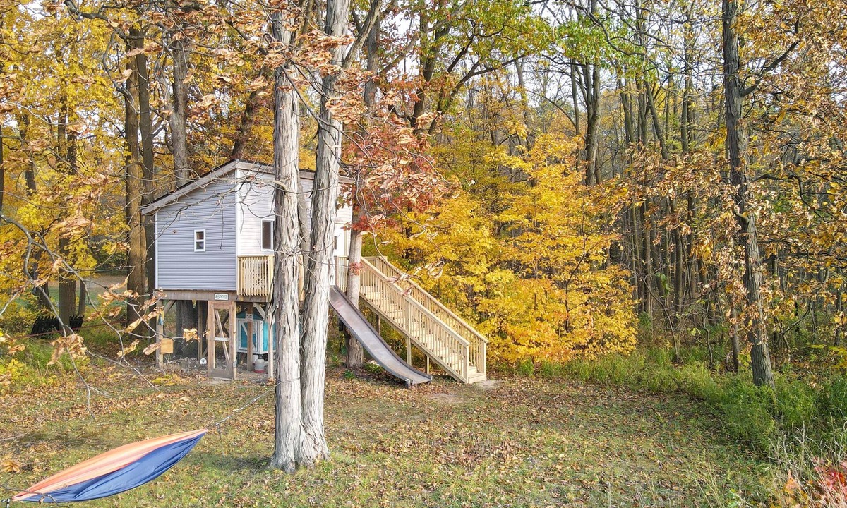 South Bend Cabin | The Cozy Canopy