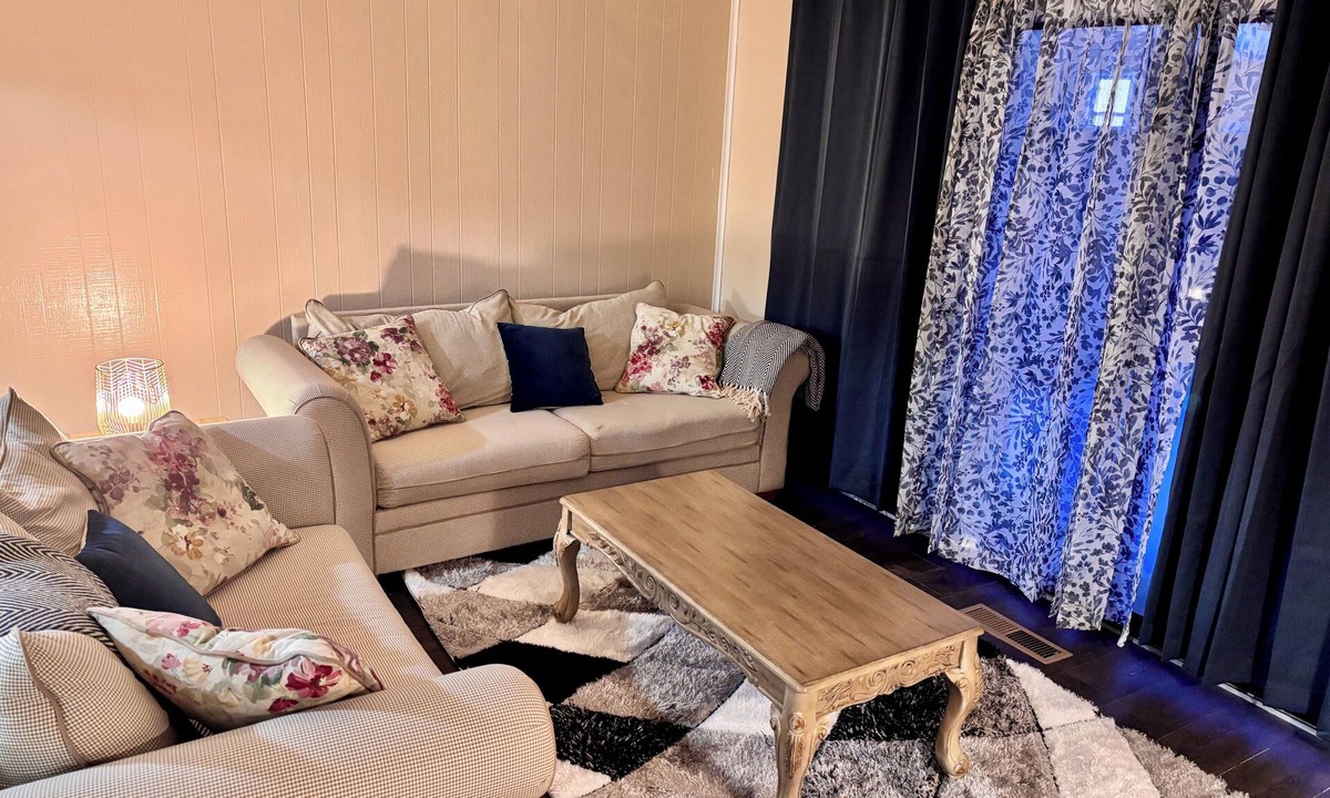 Dayton Condo | The Cozy Condo