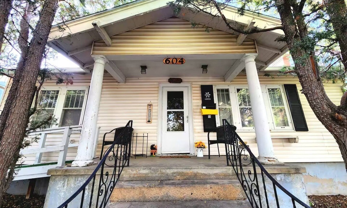 Casper House | The Cozy Corner in central Casper