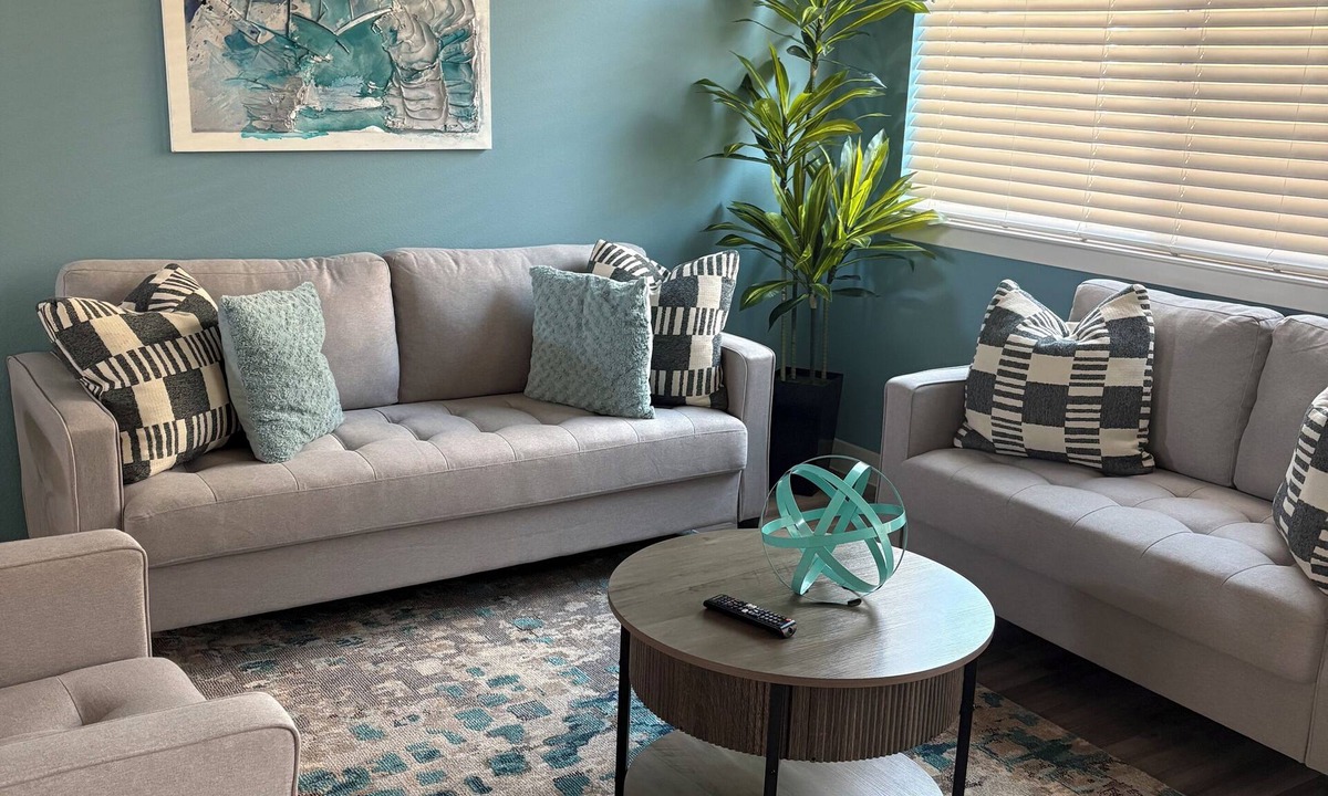 Celina House | The Cozy Cottage: Clean, Comfortable & Perfectly Located