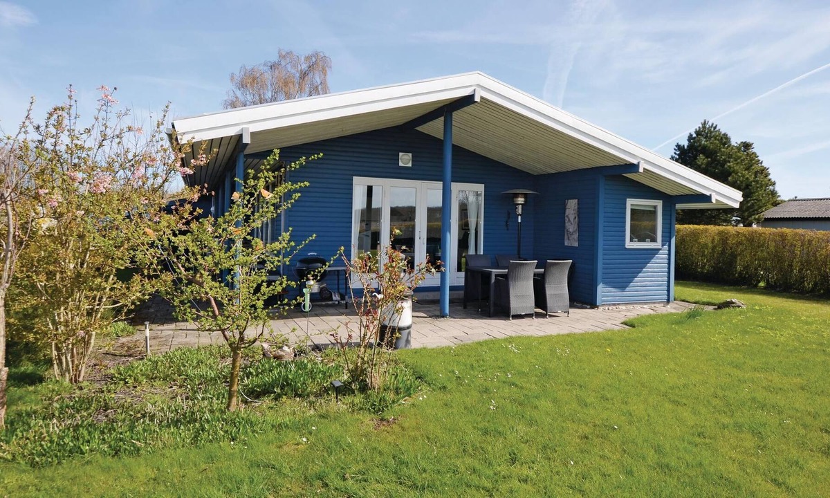 Tørresø House | The cozy cottage is located close to the popular swimming beach of Tørresø, which allows adults and