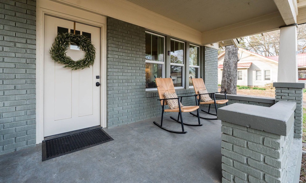 Morrilton House | The Cozy Craftsman~ Petit Jean & The Nest 15min