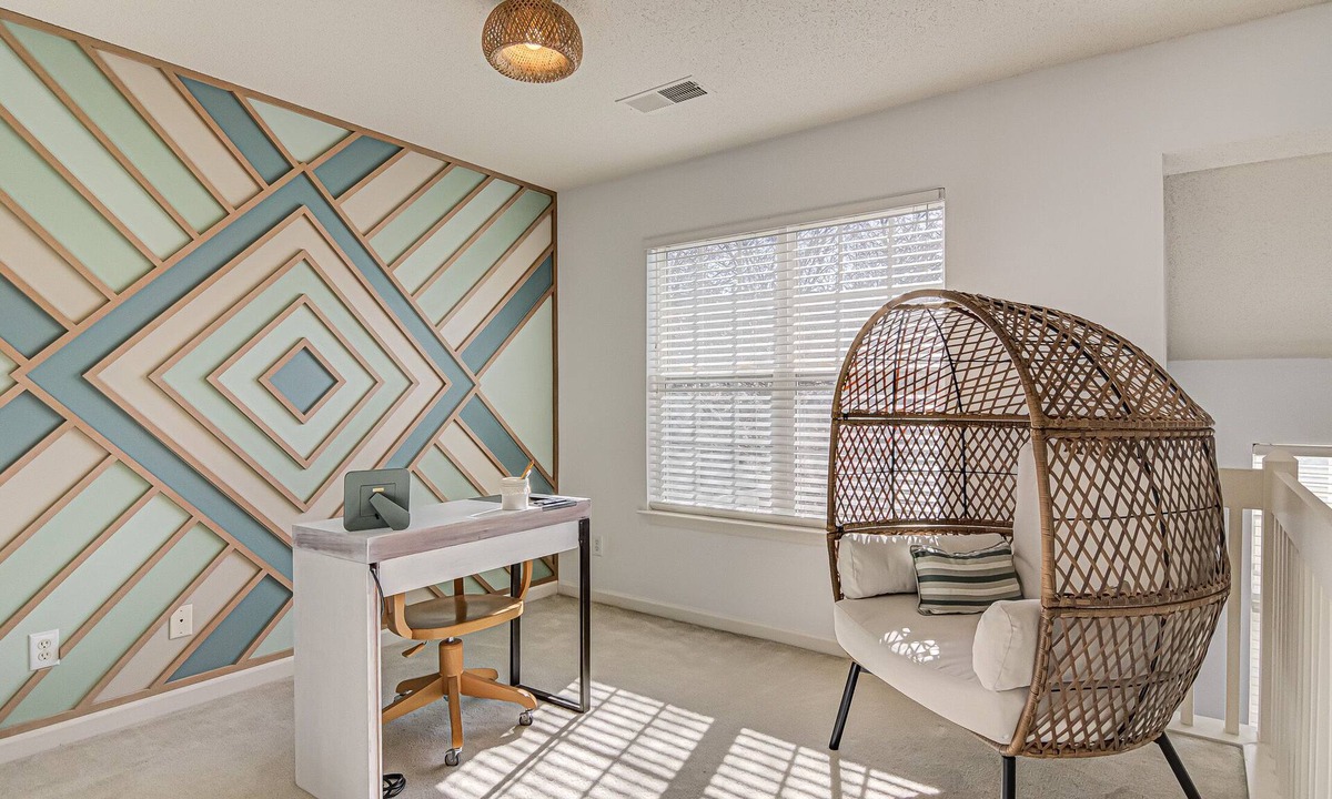 Greensboro House | The Cozy Daydream Near PTI ~ Sleeps 6: Max 4 Adults