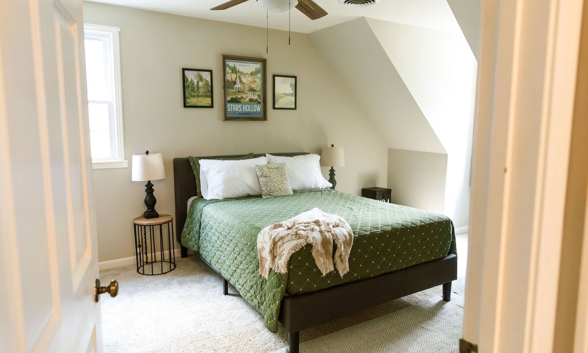Murfreesboro Other | ~ The Cozy Farmhouse ~ Sleeps 10+ ~ Farm Views