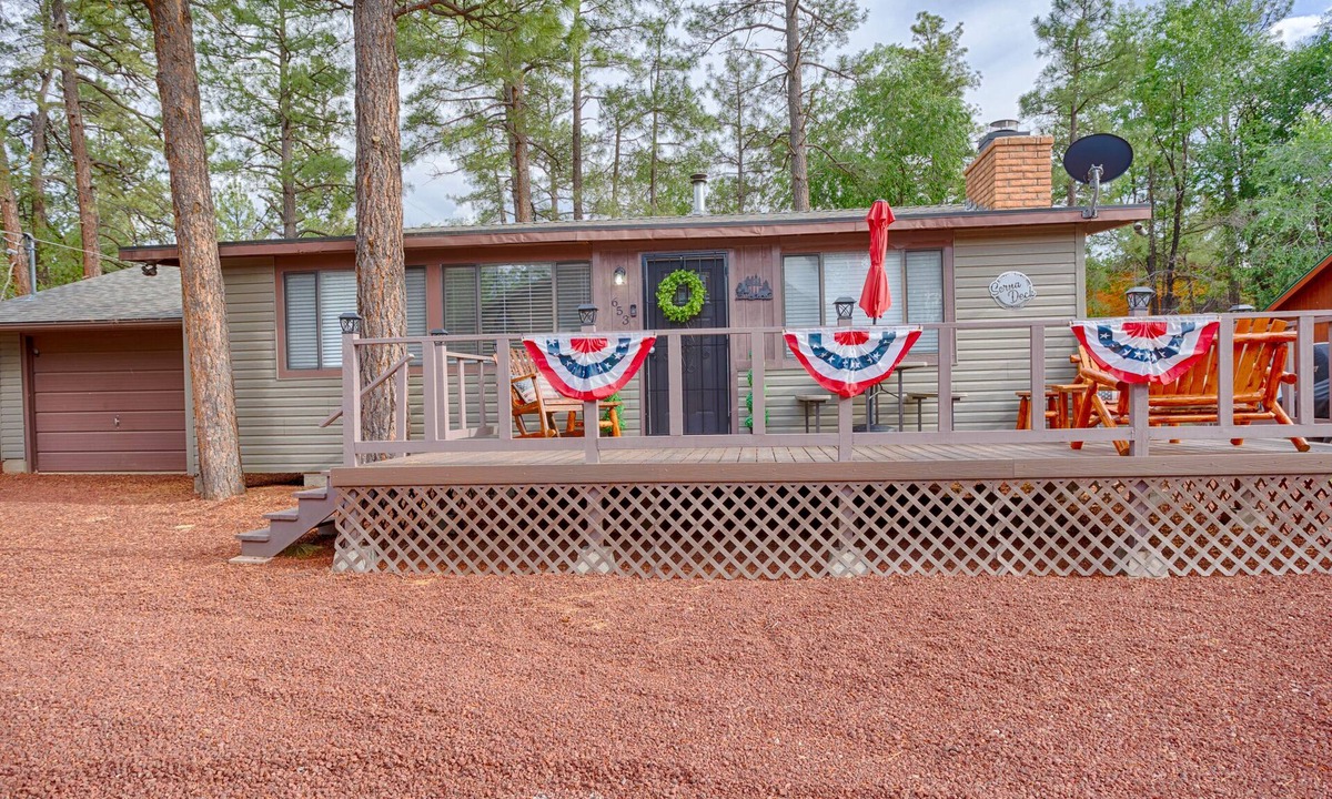 Pinetop-Lakeside Cabin | The Cozy Pinetop Cottage with hot tub