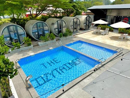 Larut Hotel | The Cozytainer