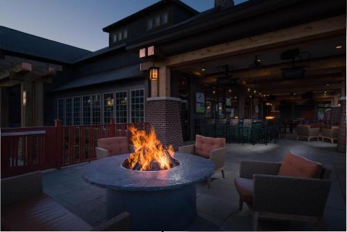 Fayetteville Hotel | The Craftsman Inn & Suites