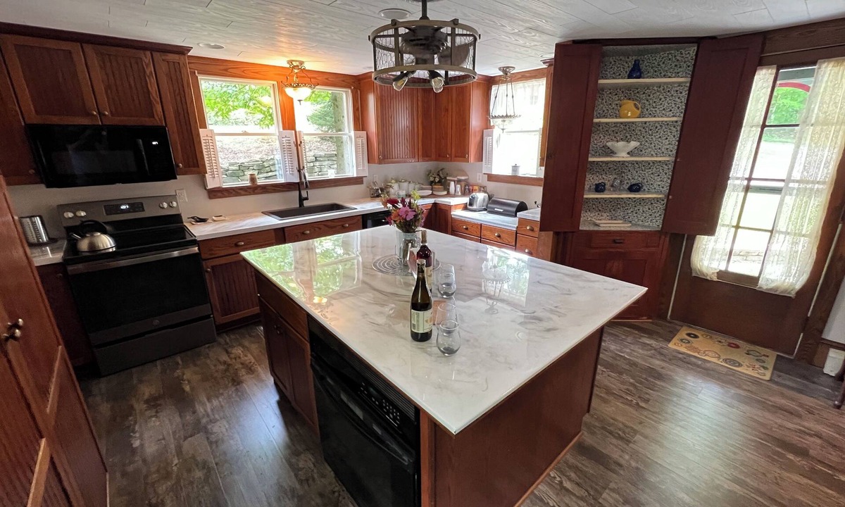 Meadville House | The Crawford Suite