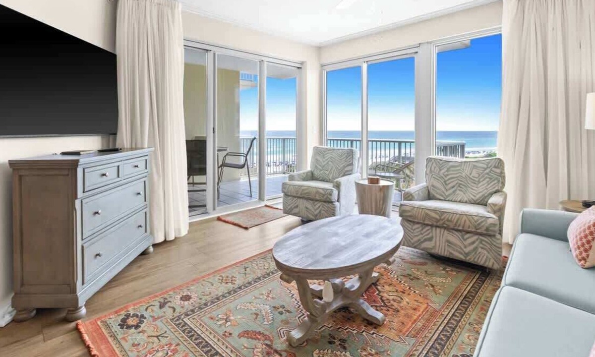 Miramar Condo | The Crescent 306