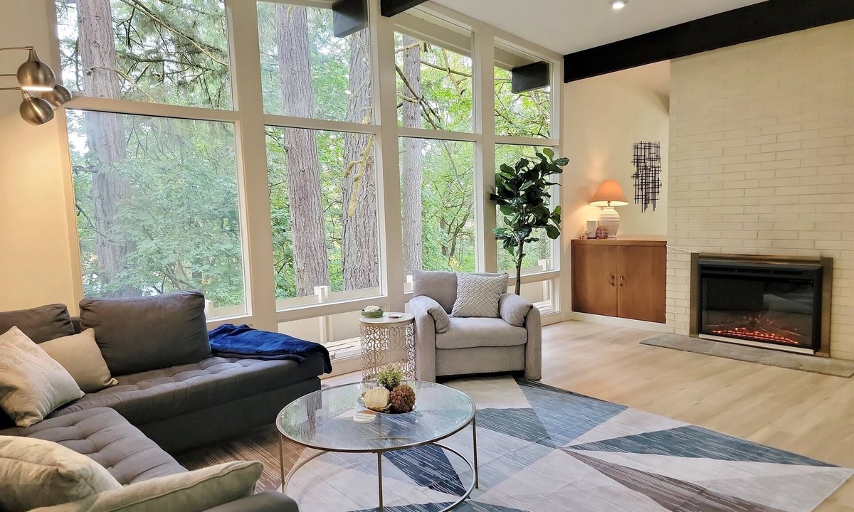 Corvallis House | The Crest House- a forested retreat