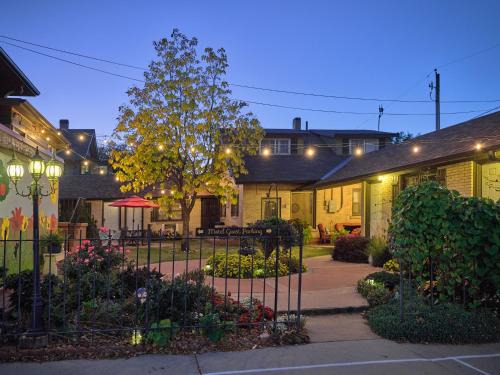 Sterling Hotel | The Crest Motel