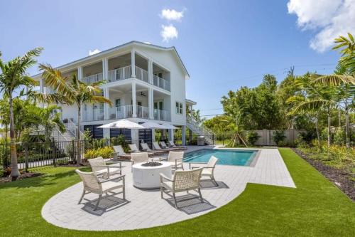Key West House | The Crestwood House - Private Heated Pool & Parking