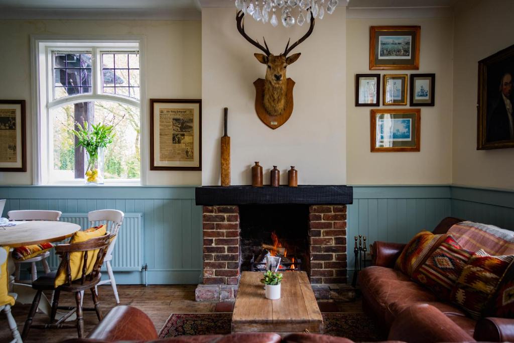 Petersfield Hotel | The Cricketers Inn