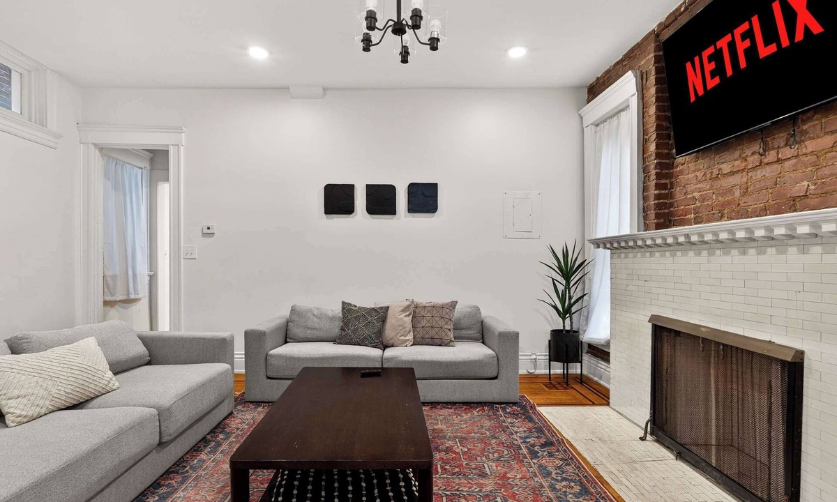 Highlands Apartment | The Crimson Cottage- A Premium Highlands Retreat!