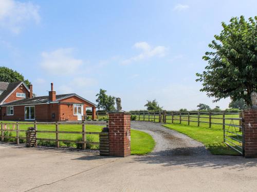 Winsford House | The Crofts