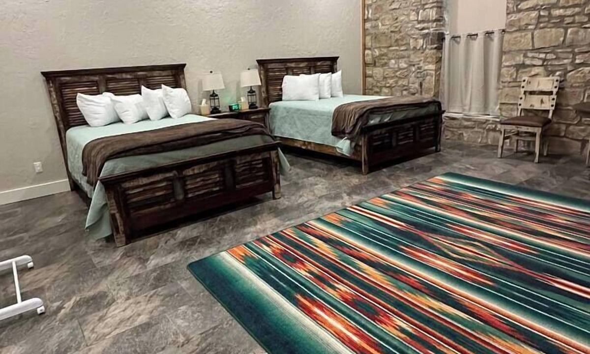 Pawhuska Apartment | The Cross Bell Downtown 204