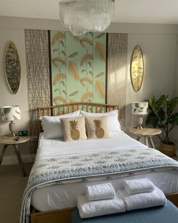 Sherborne Hotel | The Cross Keys Sherborne