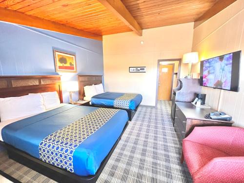 Elkhorn Hotel | The Crossroads Motel