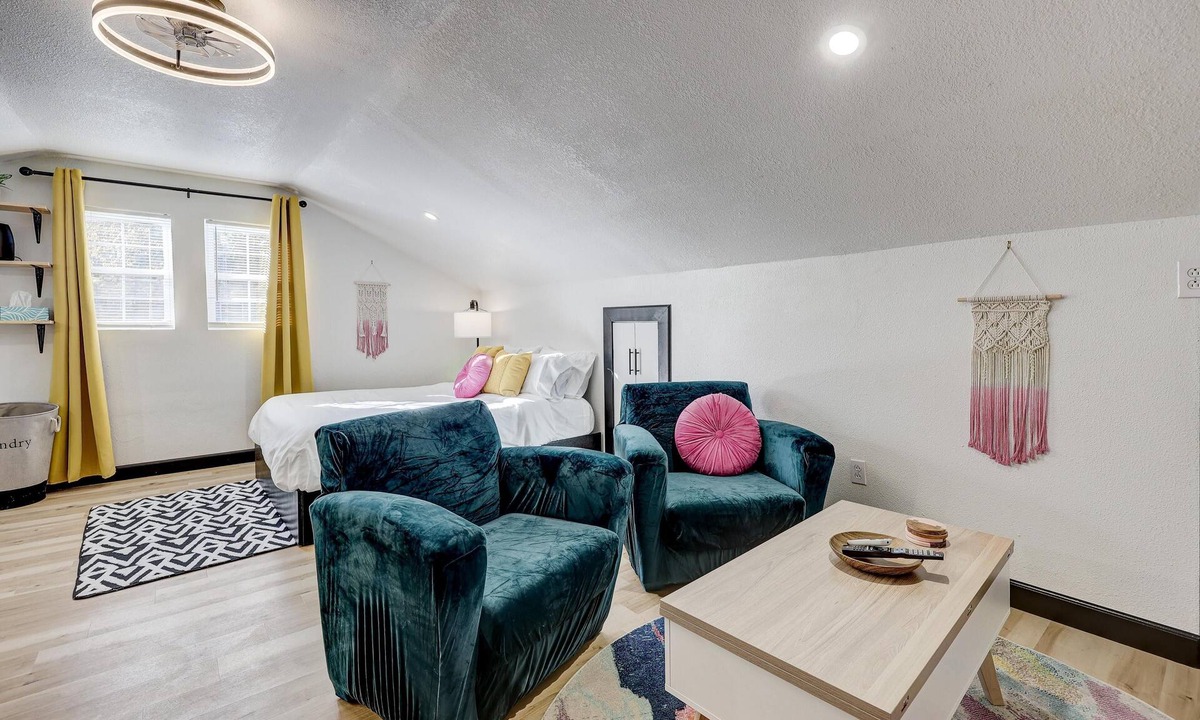 Webb City Apartment | The Crow's Nest: Executive Loft