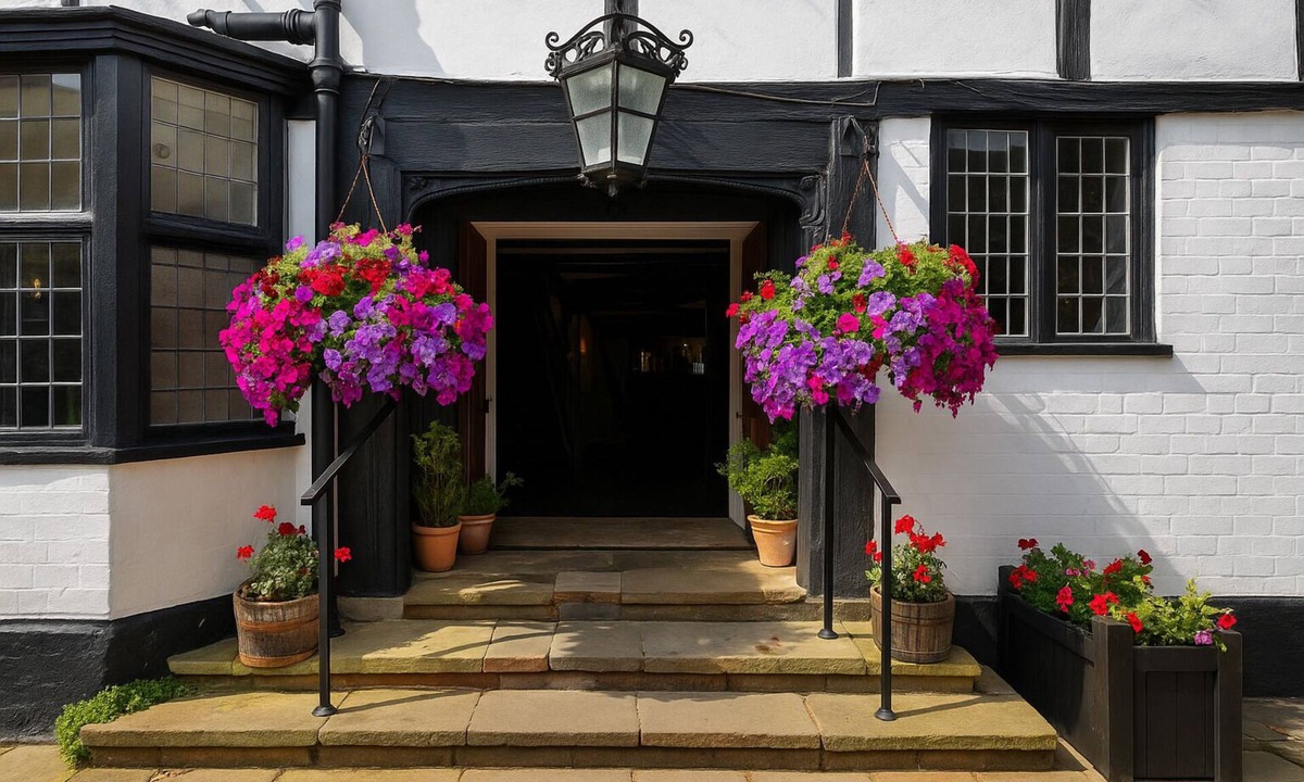 Amersham Hotel | The Crown