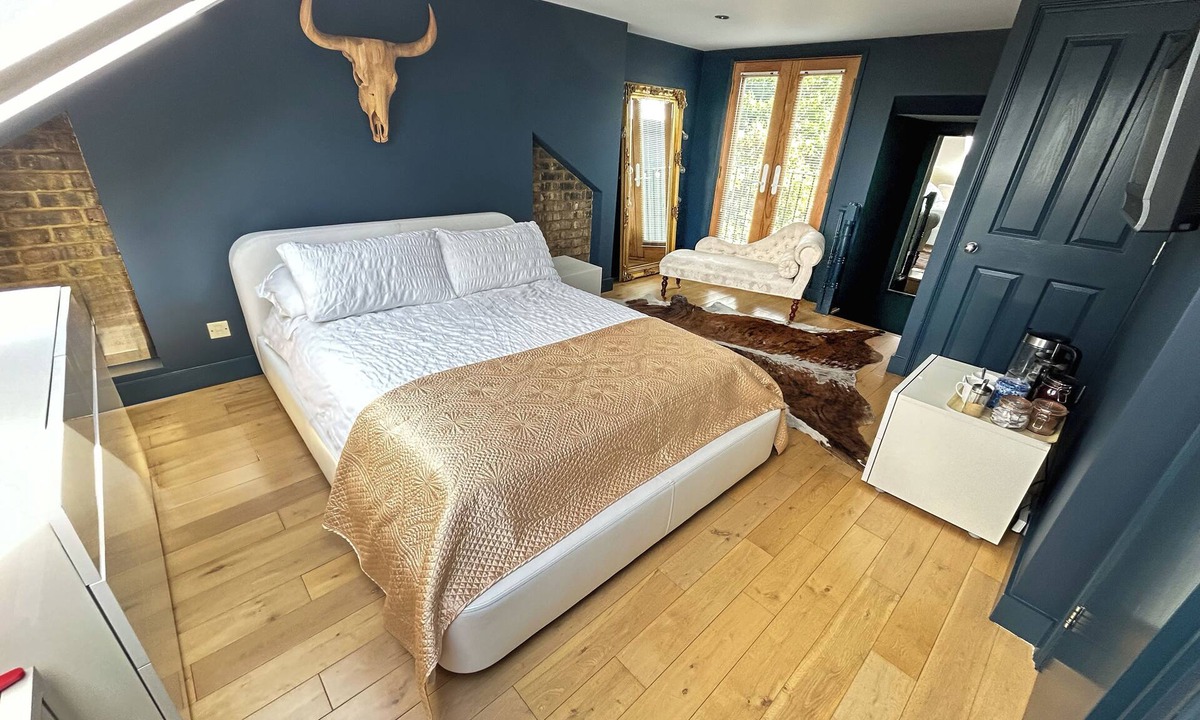 Canbury Apartment | the crown loft