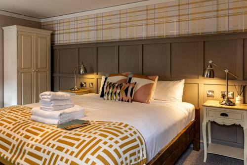 East Ilsley Hotel | The Crown & Horns