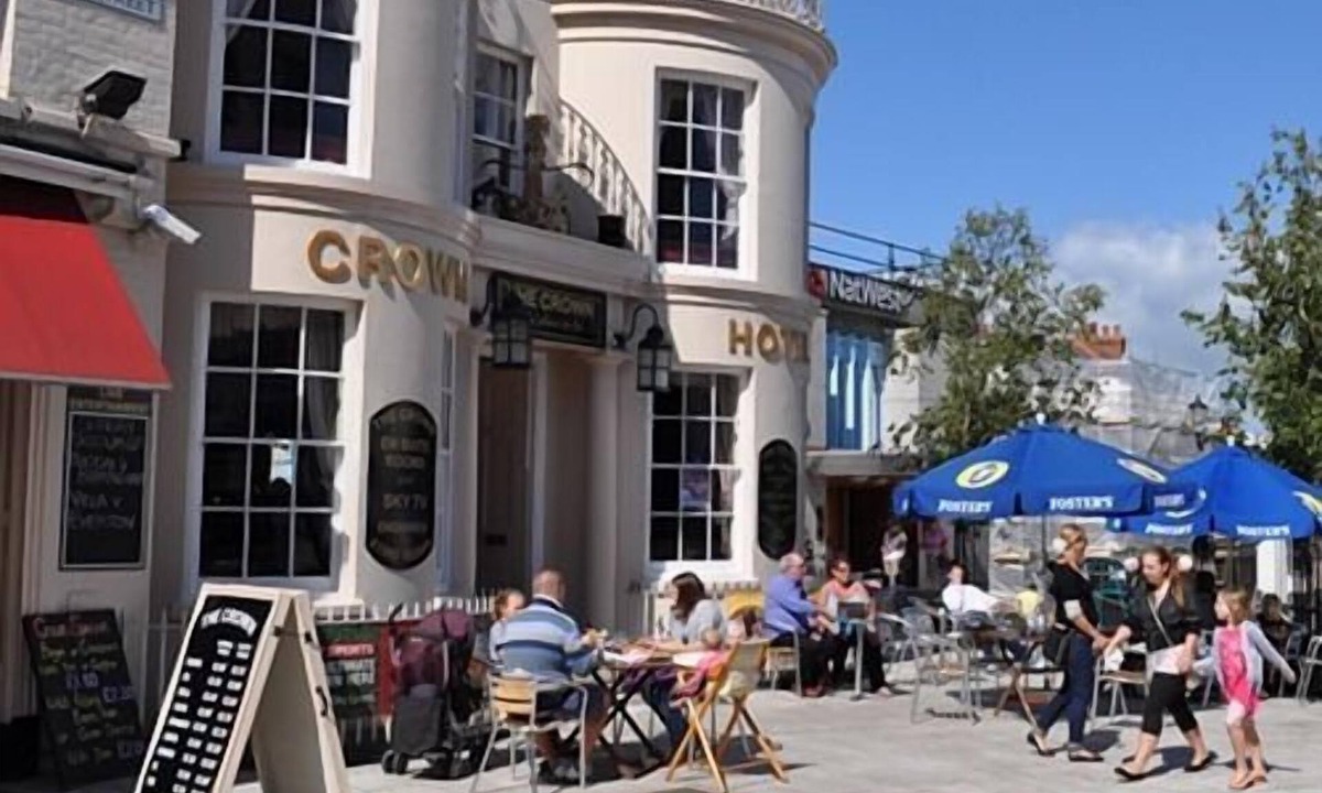 Ryde House | The Crown Hotel