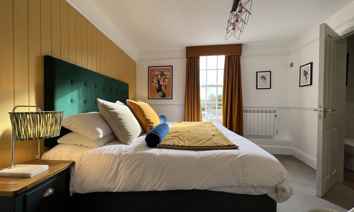 Benson Bed & Breakfast | The Crown Inn at Benson