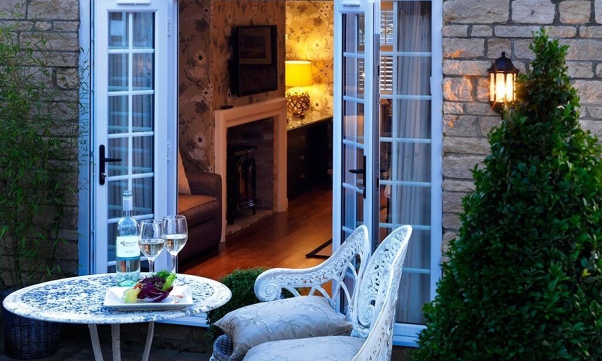 Elton Hotel | The Crown Inn