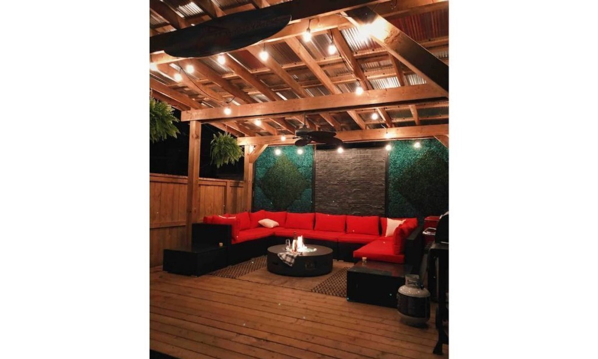 Crystal Beach House | The Crystal Breeze Cottage *Now with A/C for 2023