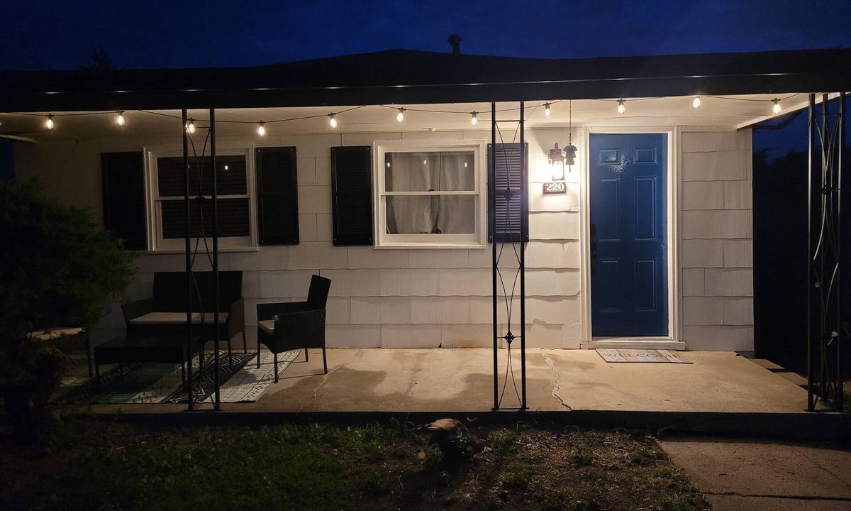 Sharon Springs House | The Cute Boeke Bungalow