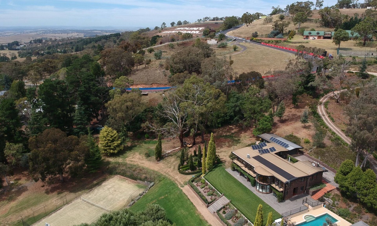 Mount Panorama House | The Cutting Mount Panorama