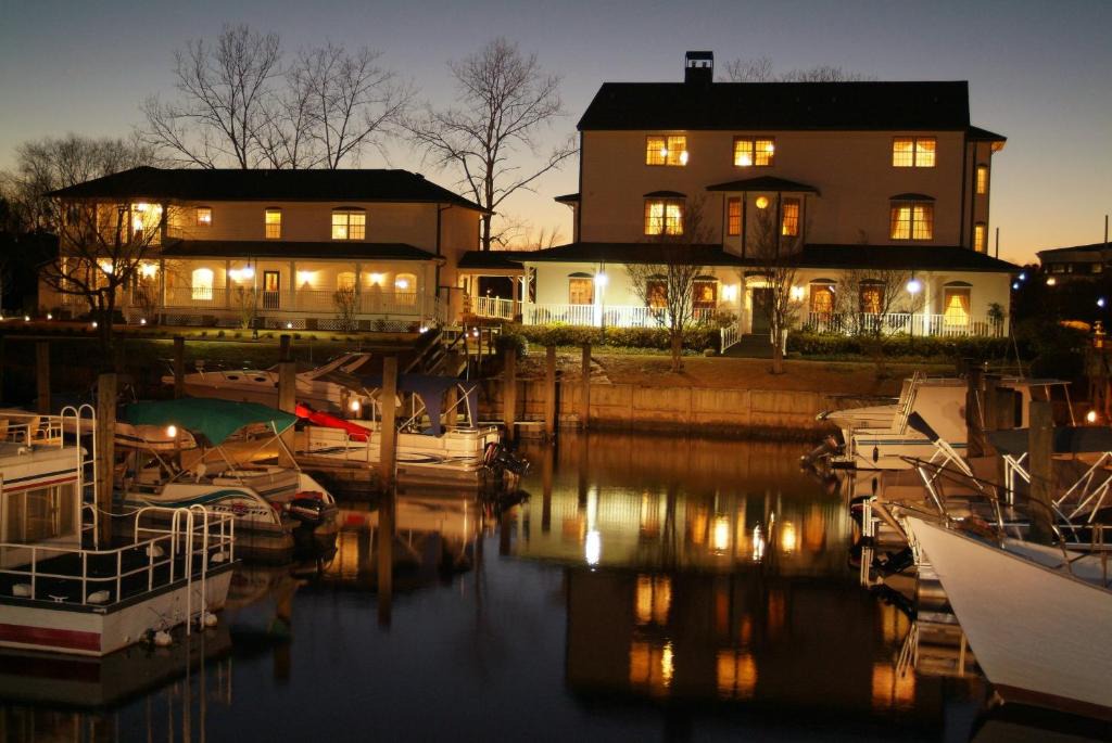 Conway Bed & Breakfast | The Cypress Inn