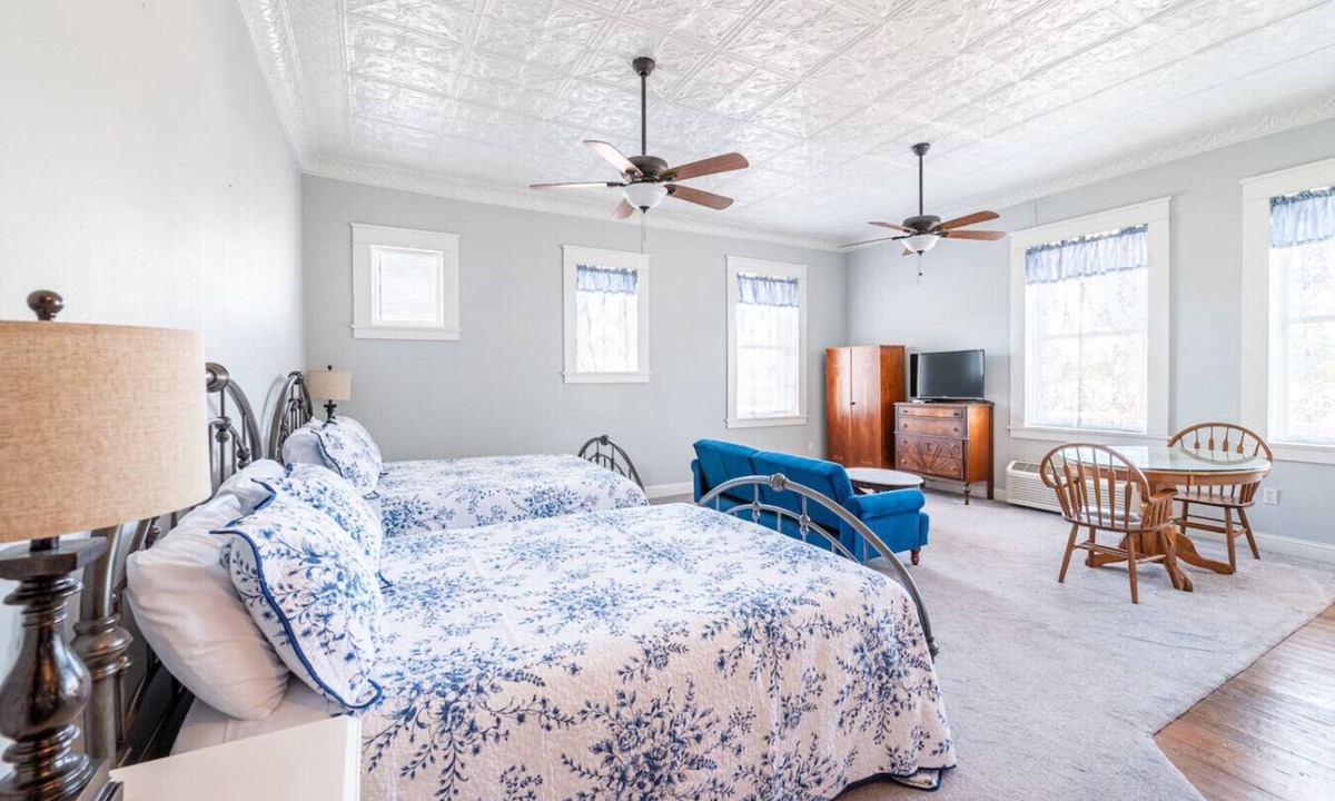 Eastland Apartment | The Dallas Apartment