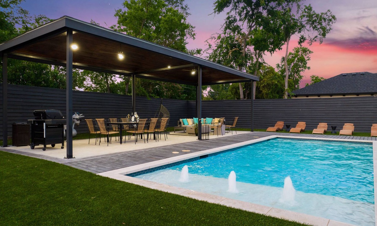 North Dallas House | THE DALLAS DREAM HOUSE - Ultra-Modern Villa & Pool