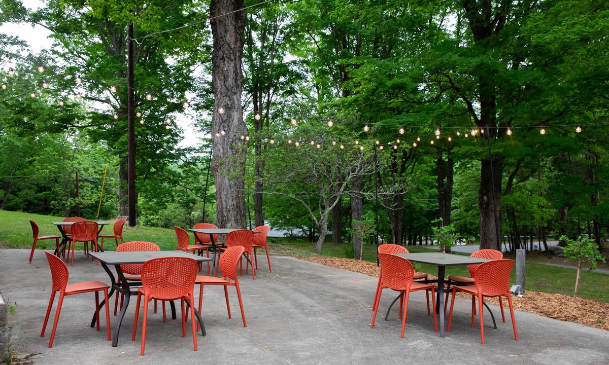 Beach Lake Hotel | THE DARBY